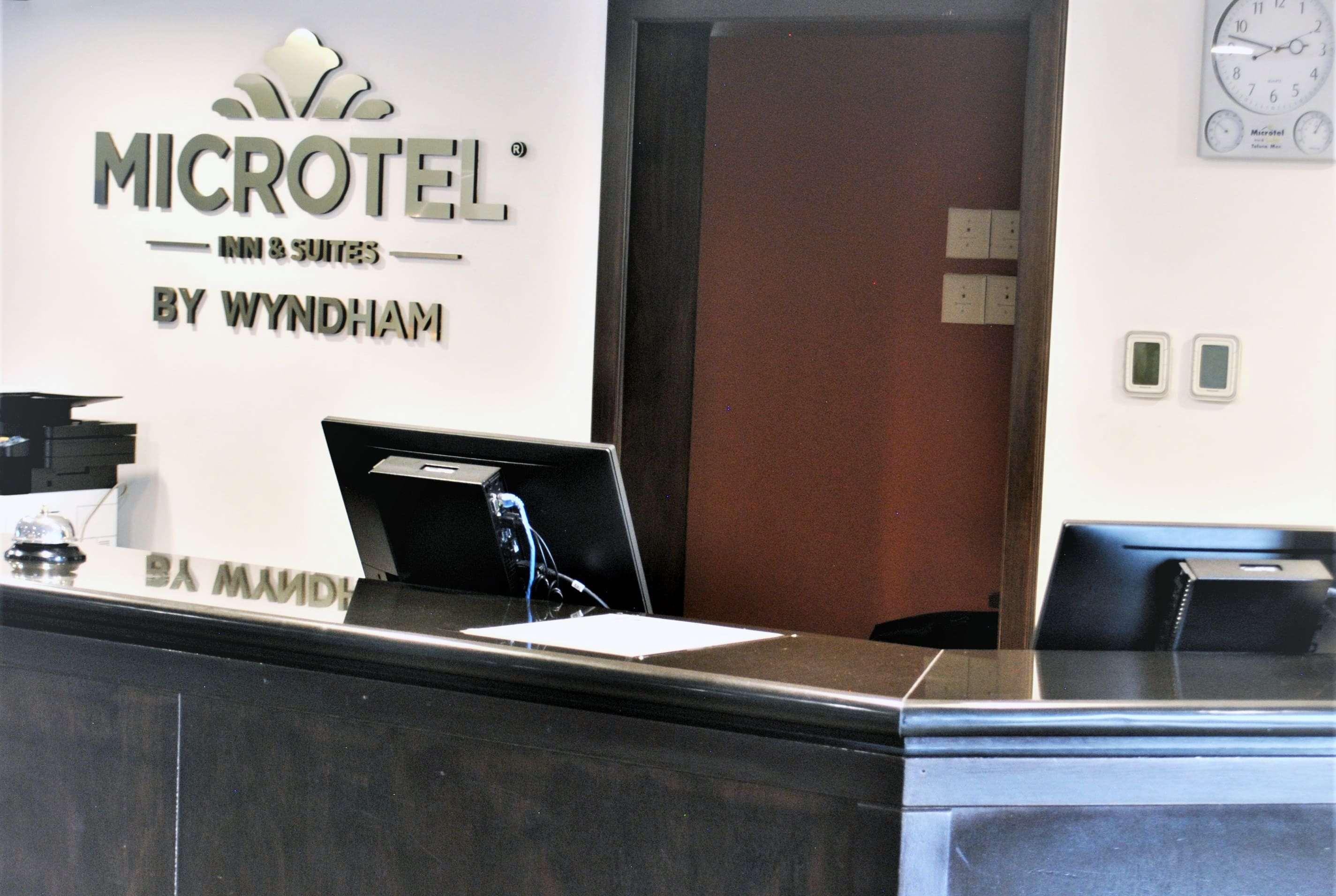 Microtel Inn And Suites By Wyndham Толука-де-Лердо Экстерьер фото