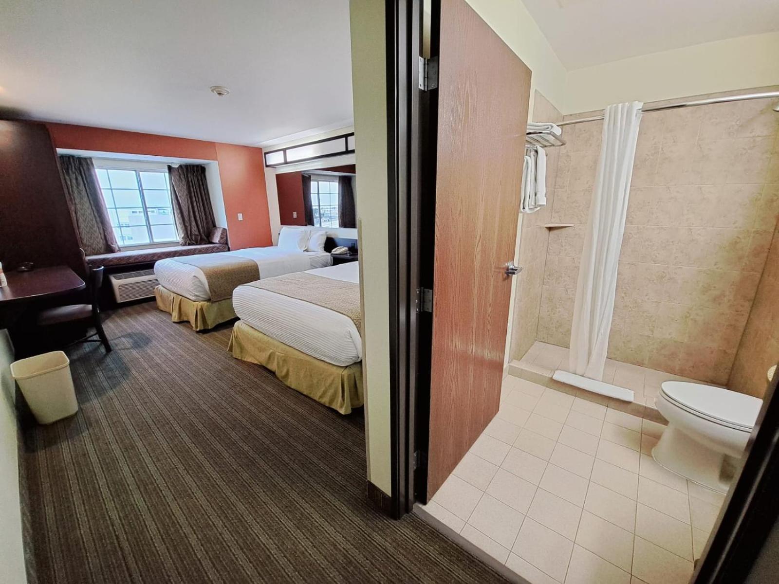 Microtel Inn And Suites By Wyndham Толука-де-Лердо Экстерьер фото